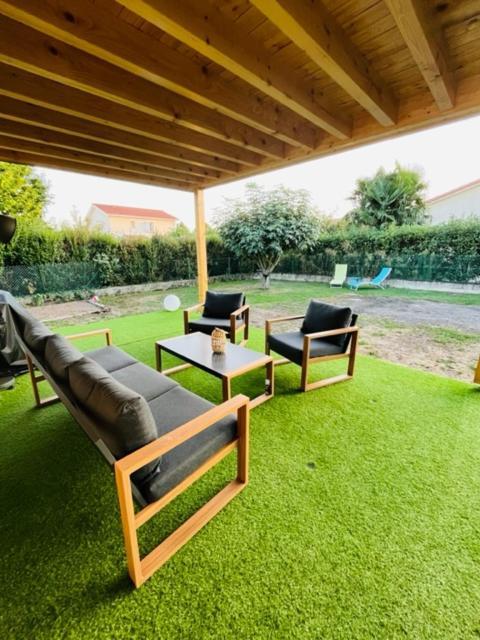 Entre Vienne Et Lyon Appartement En Rez-De-Jardin Saint-Symphorien-d'Ozon Exterior photo